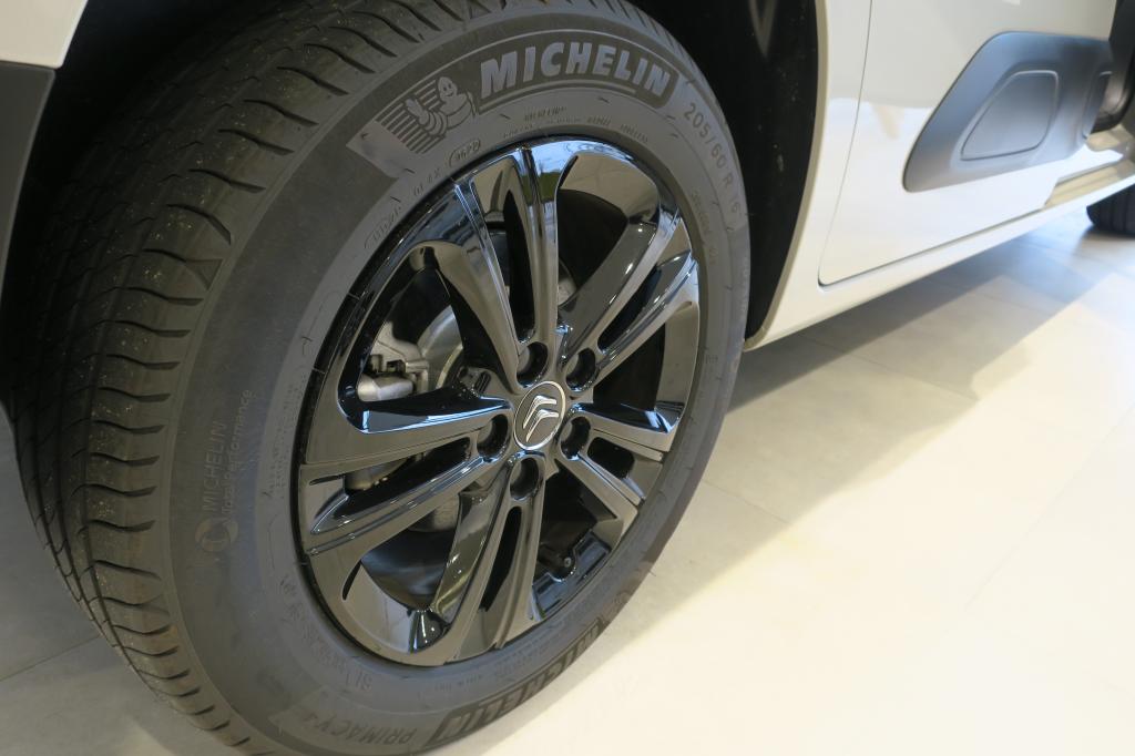 来週は…C3 ELLE DEBUT FAIR　1.21 SAT ≫ 22 SUN　● CITROEN守谷限定の特選車 (BERLINGO SHINE) ●