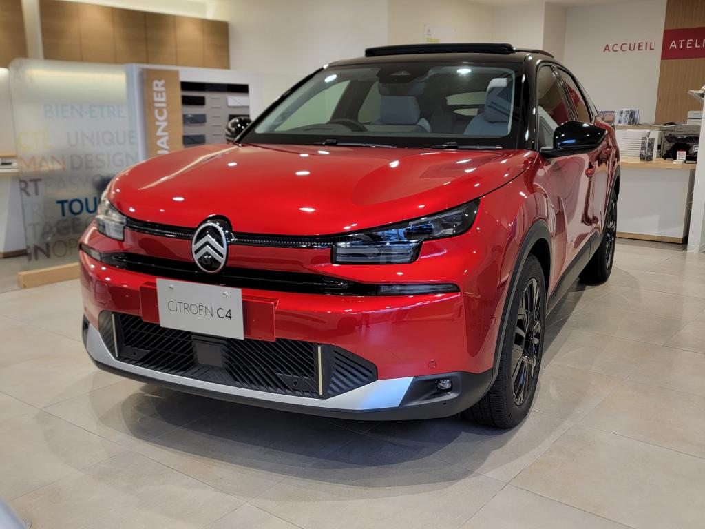 NEW C4 HYBRID Edition Lumière 展示車ございます！